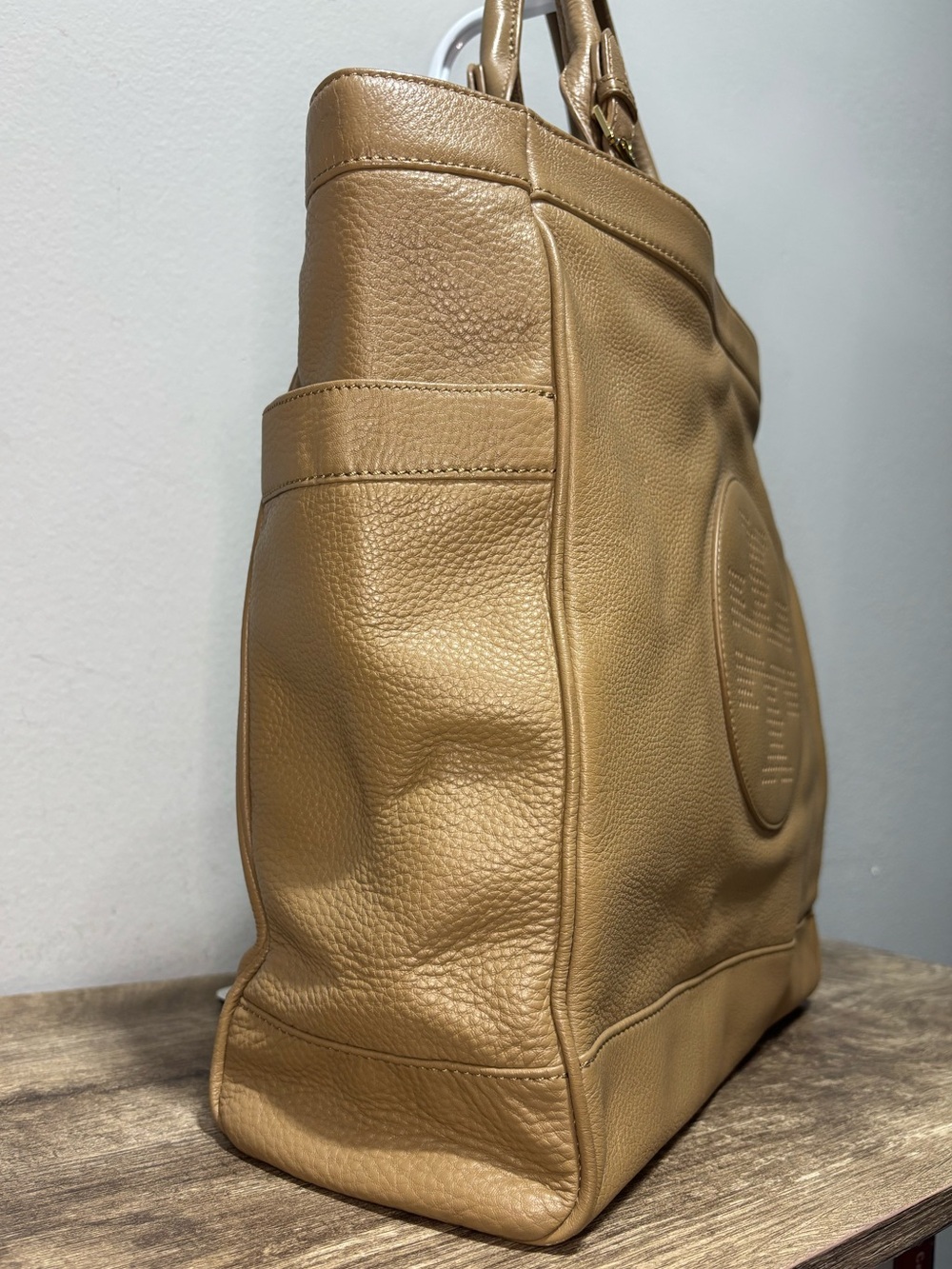 Tory Burch Kipp Tote in Sand Dollar - Picture 4 of 12